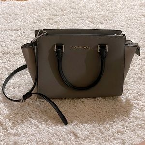Michael Kors Medium Saffiano handbag - dark grey
